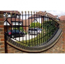 与你的空间风格匹配的铁艺厂房周边墙顶栏杆