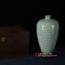 珍珠梅瓶 景德镇陶瓷 龙泉青瓷 江苏宜兴紫砂 陶瓷收藏 艺术品投资 合璧兴陶瓷艺术馆 