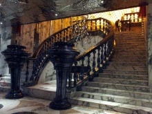 【酒店商场】重庆北辰酒店玻璃钢楼梯以及花钵雕塑小品-酒店商场